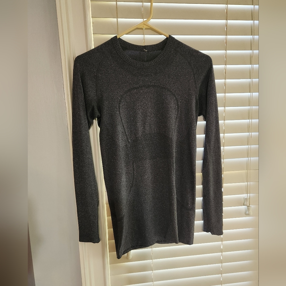 Grey Lululemon Swiftly Tech size 2